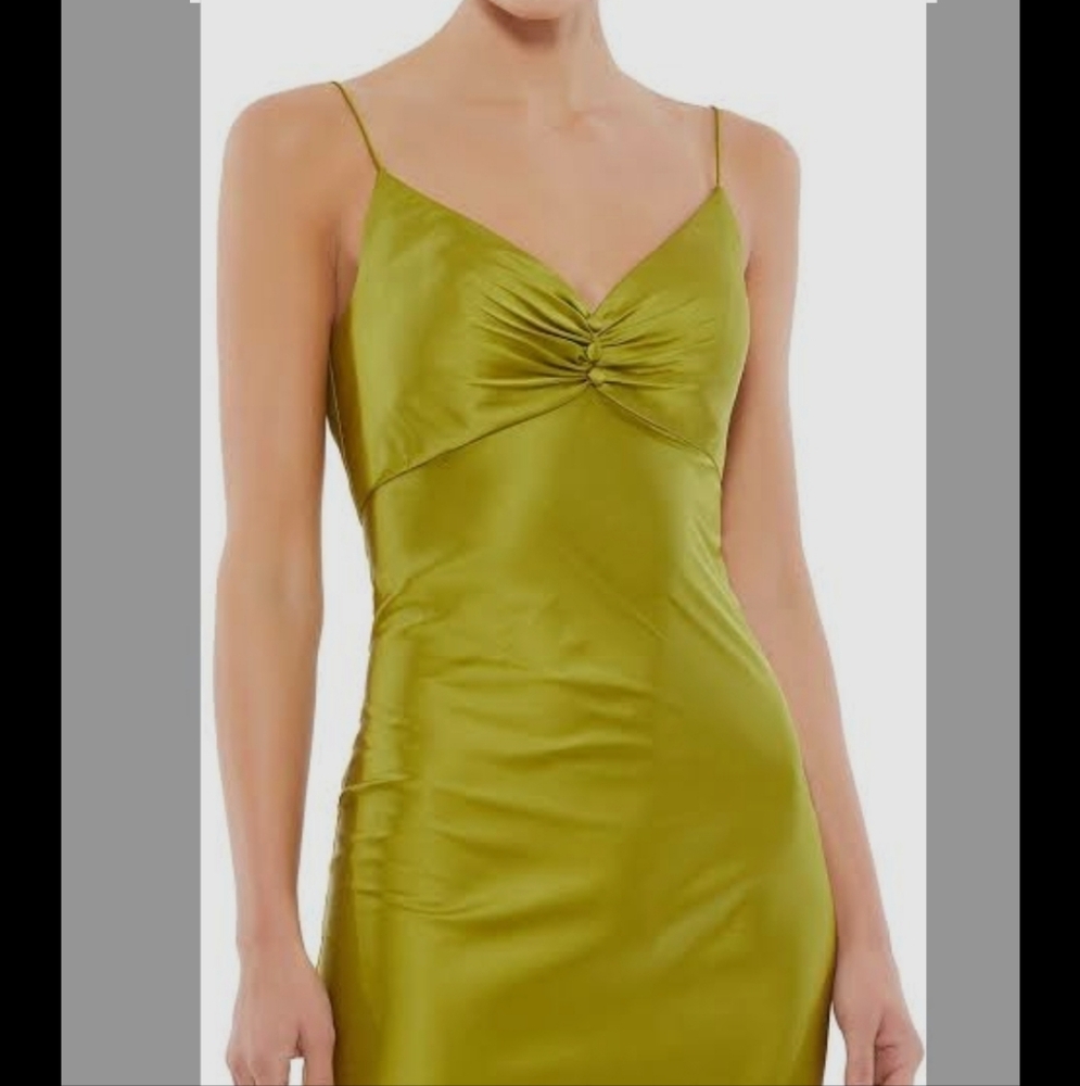 Mac Duggal Apple Green silky satiny midi dress  Size 6 new with tags